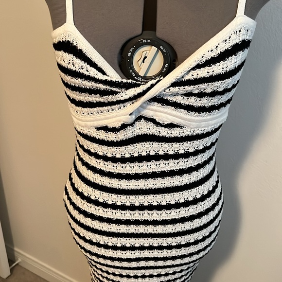 Crochet black-and-white dress - Picture 2 of 9